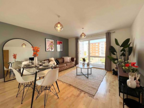 Beautiful Hatfield 2 Bedroom Apartment FREE Gated Parking - Modern Stylish - Business Park, Hertforshire University, St Albans, Welwyn Garden City, Luton Airport, Harry Potter Studio Tour